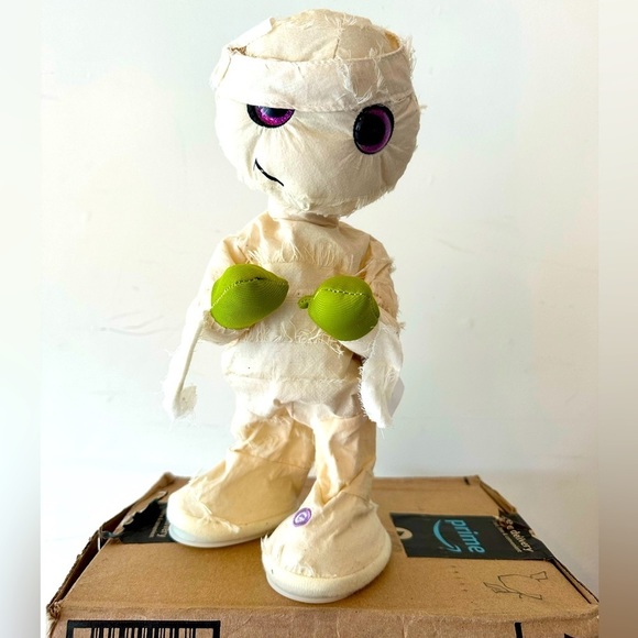 GEMMY Thriller Mummy Dancing Singing Animated Plush Halloween - Picture 1 of 1